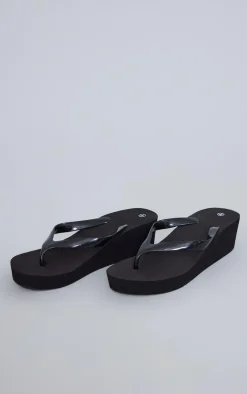 PrettyLittleThing Flat Sandals*Round Toe Simple Platform Flip Flops