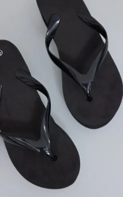 PrettyLittleThing Flat Sandals*Round Toe Simple Platform Flip Flops