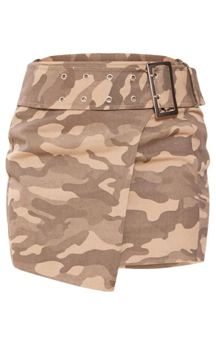 New PrettyLittleThing Camo Buckle Detail Denim Mini Skirt Brown