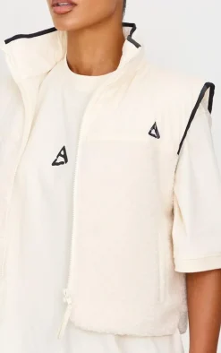 PrettyLittleThing Athletic Jackets*Contrast Borg Crop Puffer Vest