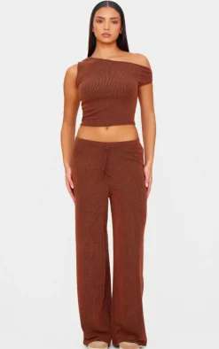 Sale PrettyLittleThing Two Tone Crinkle Rib Off Shoulder Top Chocolate Brown