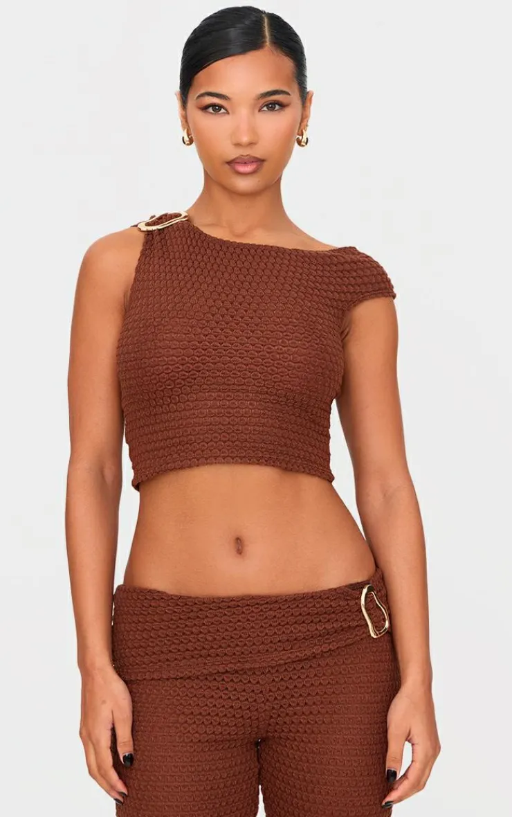 Discount PrettyLittleThing Textured Trim Detail Off The Shoulder Crop Top Chocolate