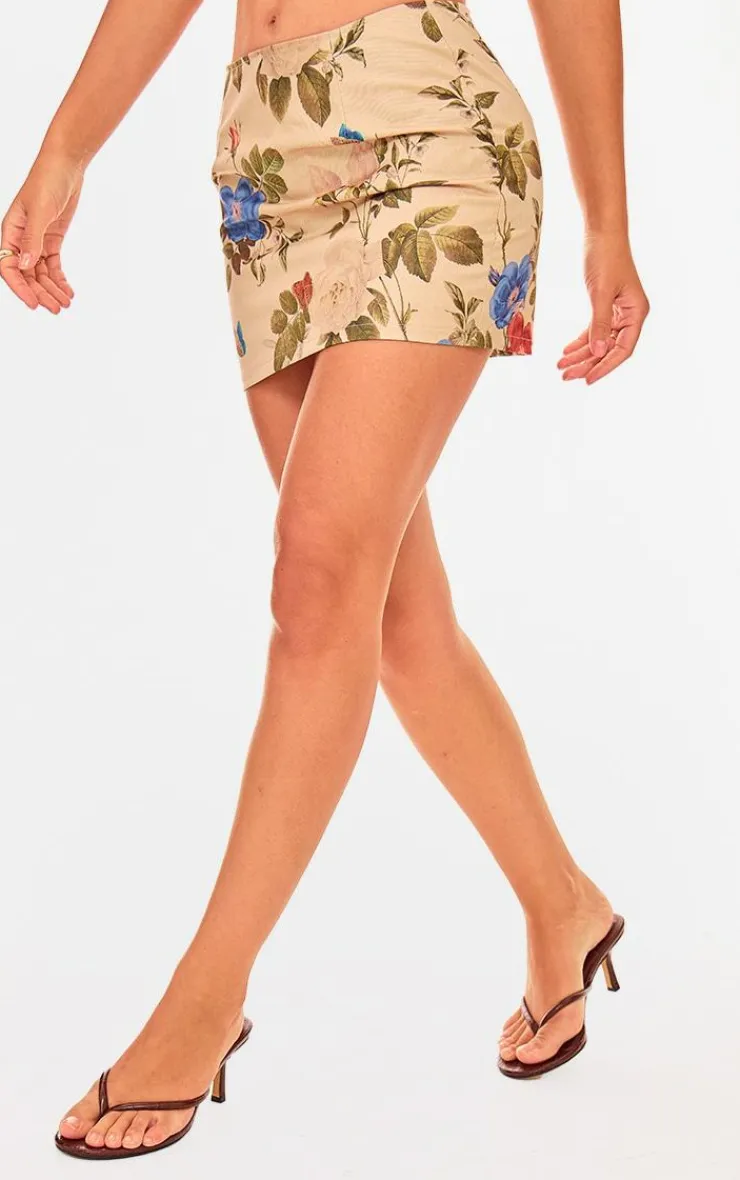 New PrettyLittleThing Floral Mini Skirt Cream