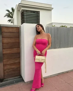 Discount PrettyLittleThing Textured Asymmetric Hem Longline Split Hem Bandeau Hot Pink