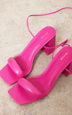 PrettyLittleThing Wide Fit Sandals*Wide Fit Pu Square Toe Padded Block Heeled Sandals