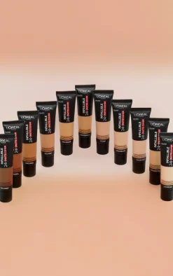 PrettyLittleThing Foundation*L'Oreal Paris Infallible 24hr Matte Cover Foundation 130