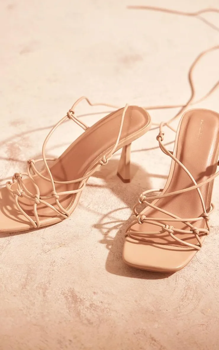 PrettyLittleThing Low Heels*Pu Crinkle Lace Up Low Heeled Sandals