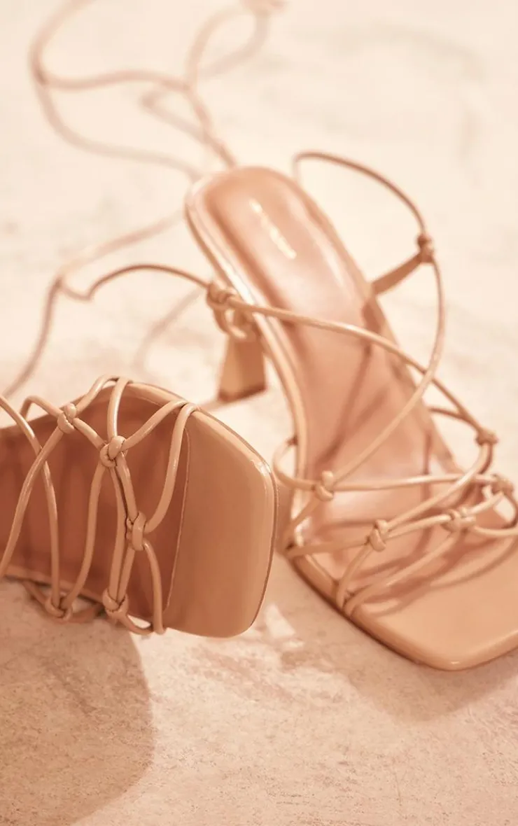 PrettyLittleThing Low Heels*Pu Crinkle Lace Up Low Heeled Sandals