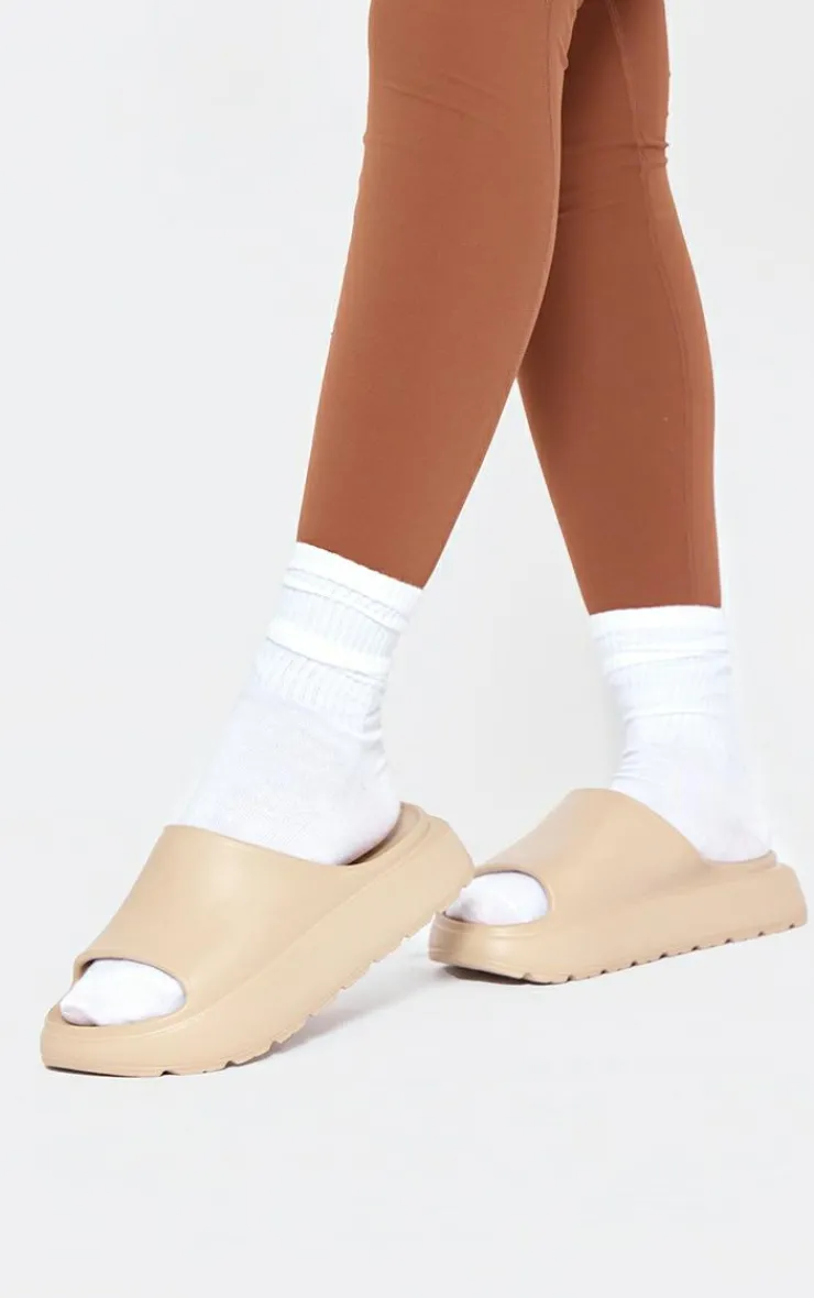 PrettyLittleThing Slides*Round Toe Chunky Sole Slider Sandals
