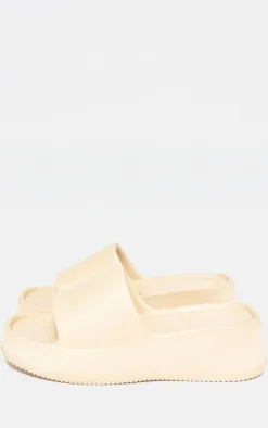 PrettyLittleThing Slides*Round Toe Rubber Sole Platform Slides
