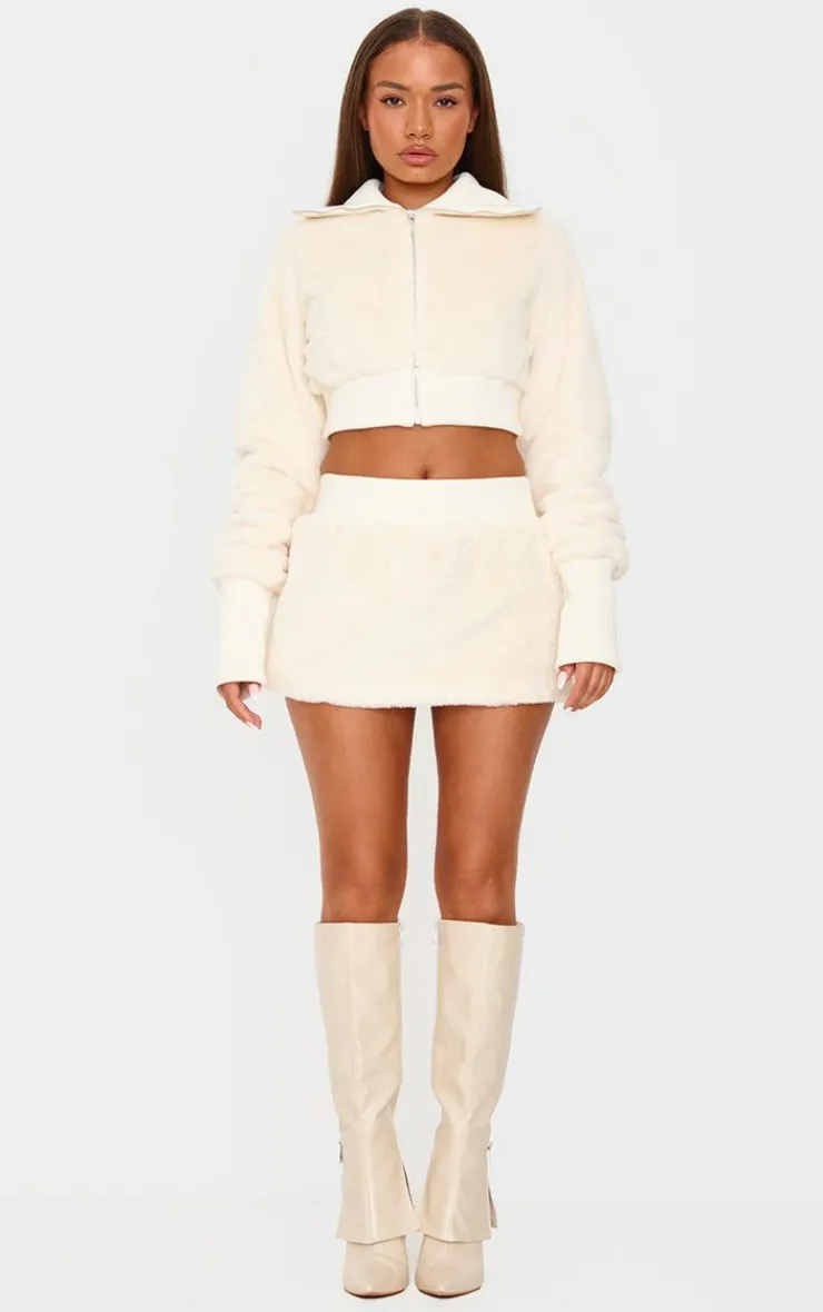 Clearance PrettyLittleThing Petite Cropped Zip Up Faux Fur Jacket Cream
