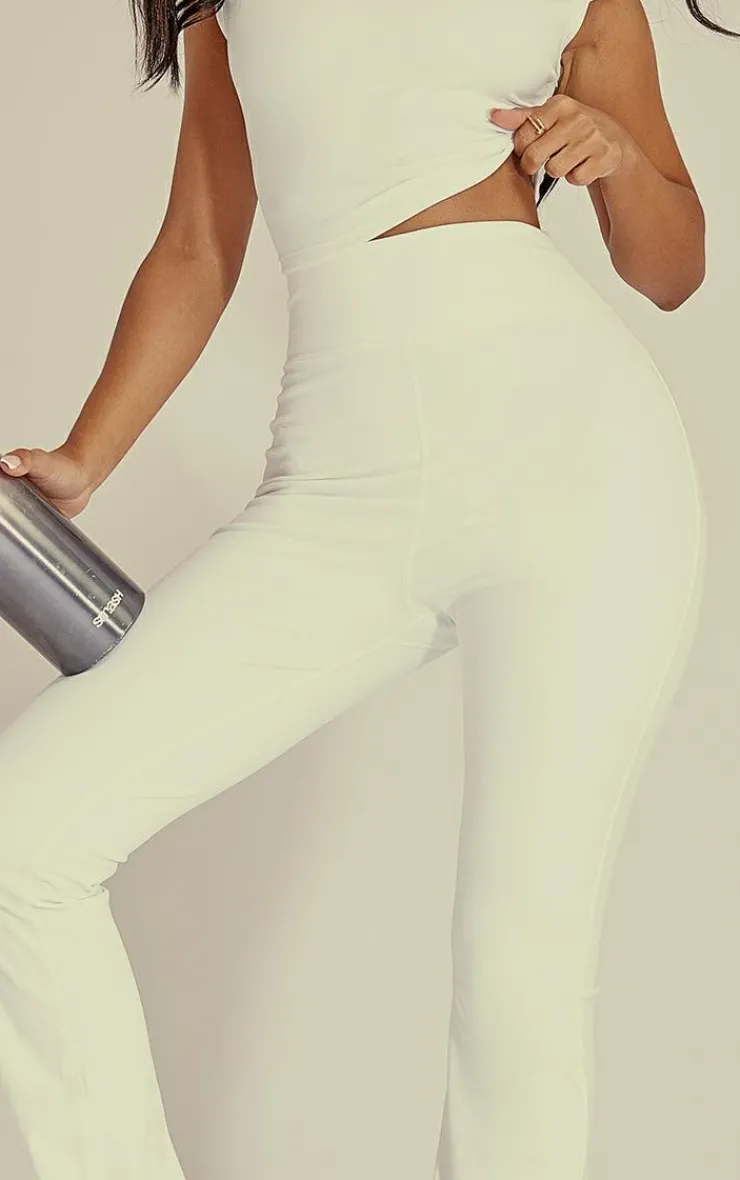 Outlet PrettyLittleThing Petite Snatched Sculpt Flared Pants White