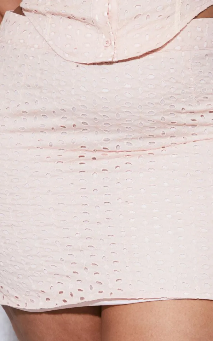 Discount PrettyLittleThing Plus Broderie Anglaise Bodycon Skirt Dusty Pink