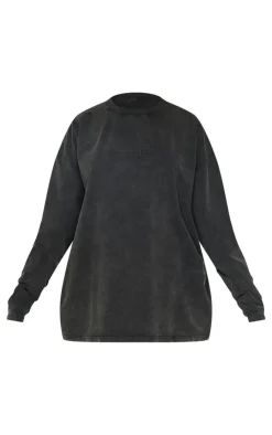 PrettyLittleThing Embossed Logo Washed Long Sleeve T-shirt Black