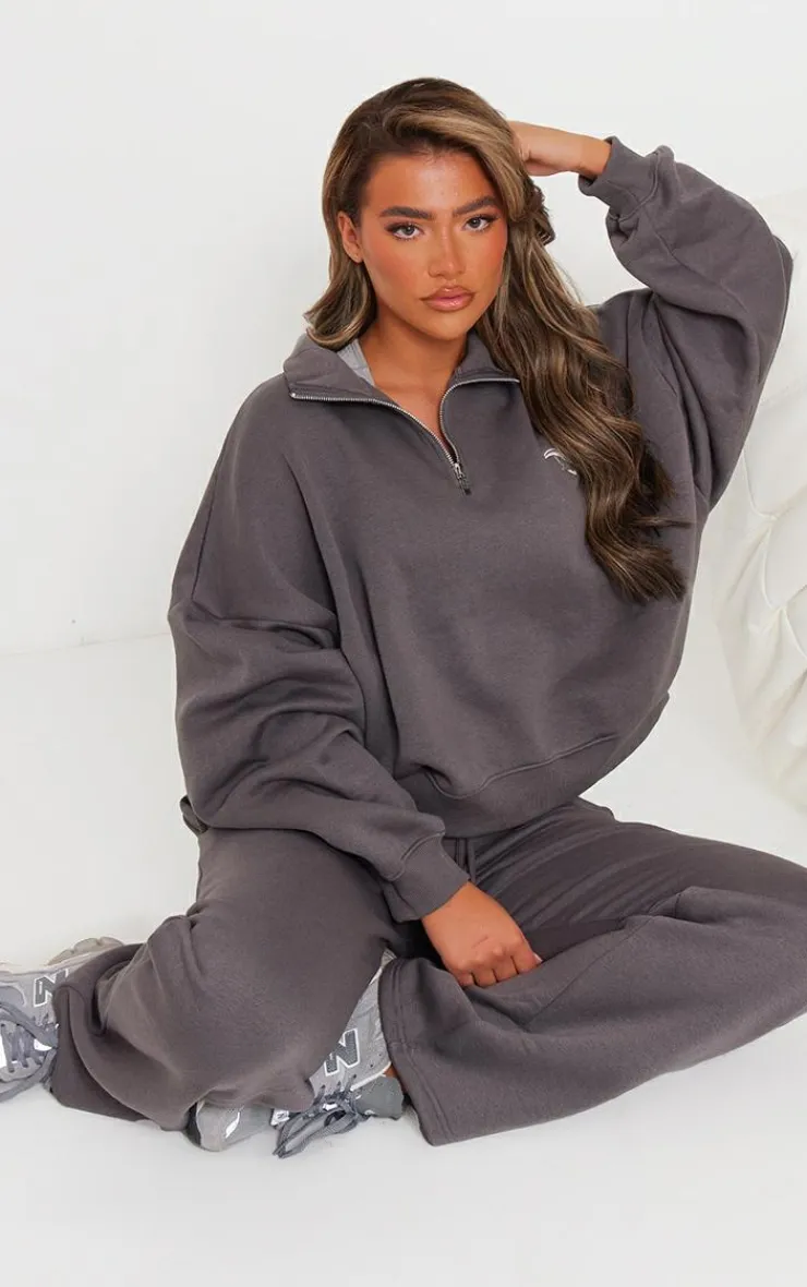 PrettyLittleThing Grey Sweatsuits*Logo Embroidered Half Zip Sweatshirt