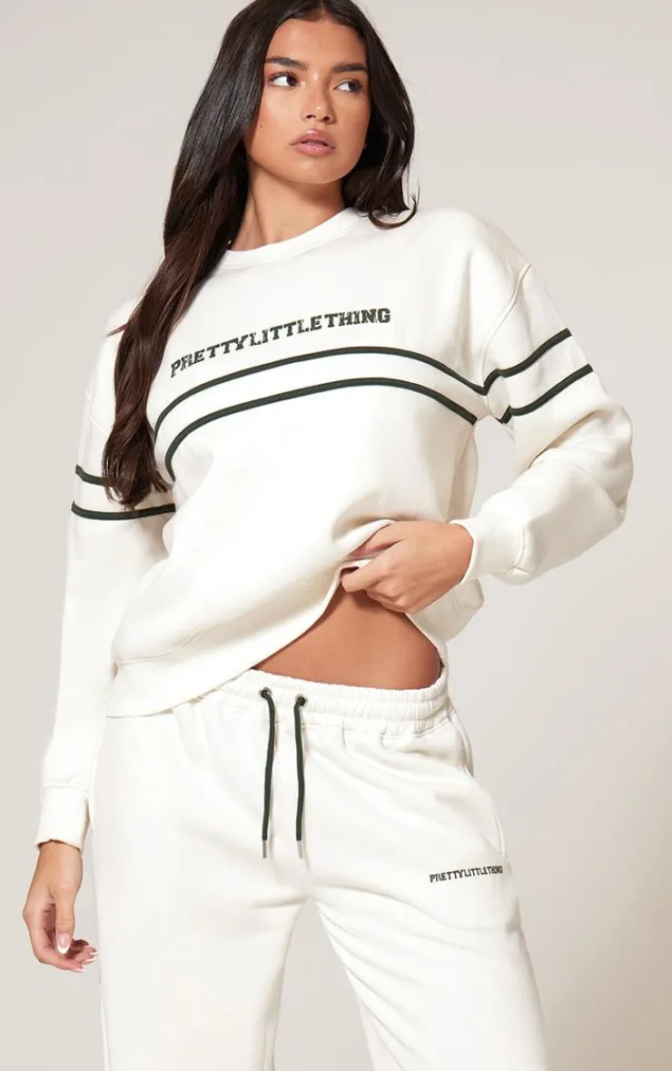 PrettyLittleThing Contrast Print Oversized Sweatshirt Cream
