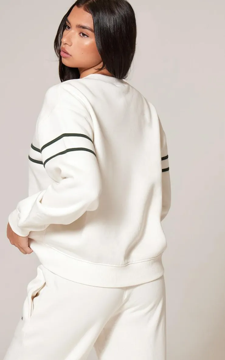 PrettyLittleThing Contrast Print Oversized Sweatshirt Cream