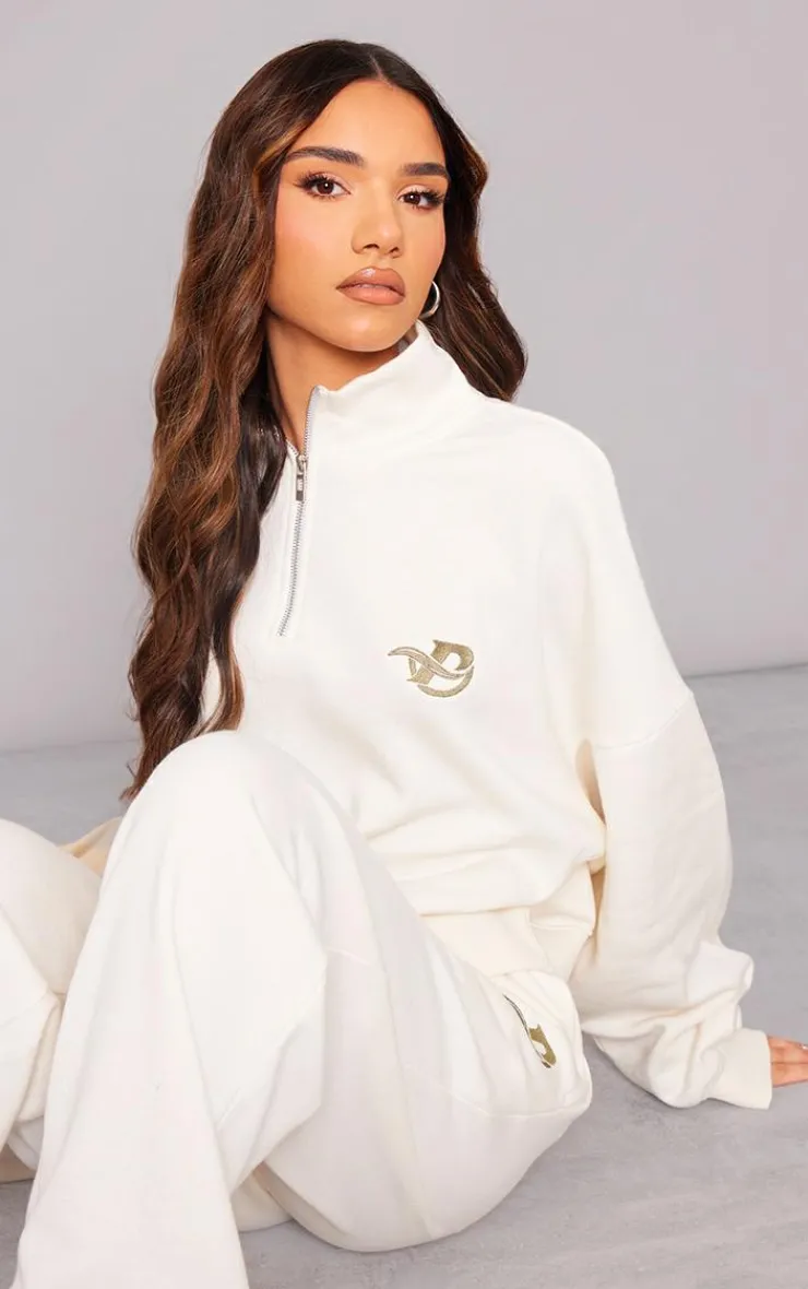 Discount PrettyLittleThing Logo Embroidered Half Zip Sweatshirt Cream