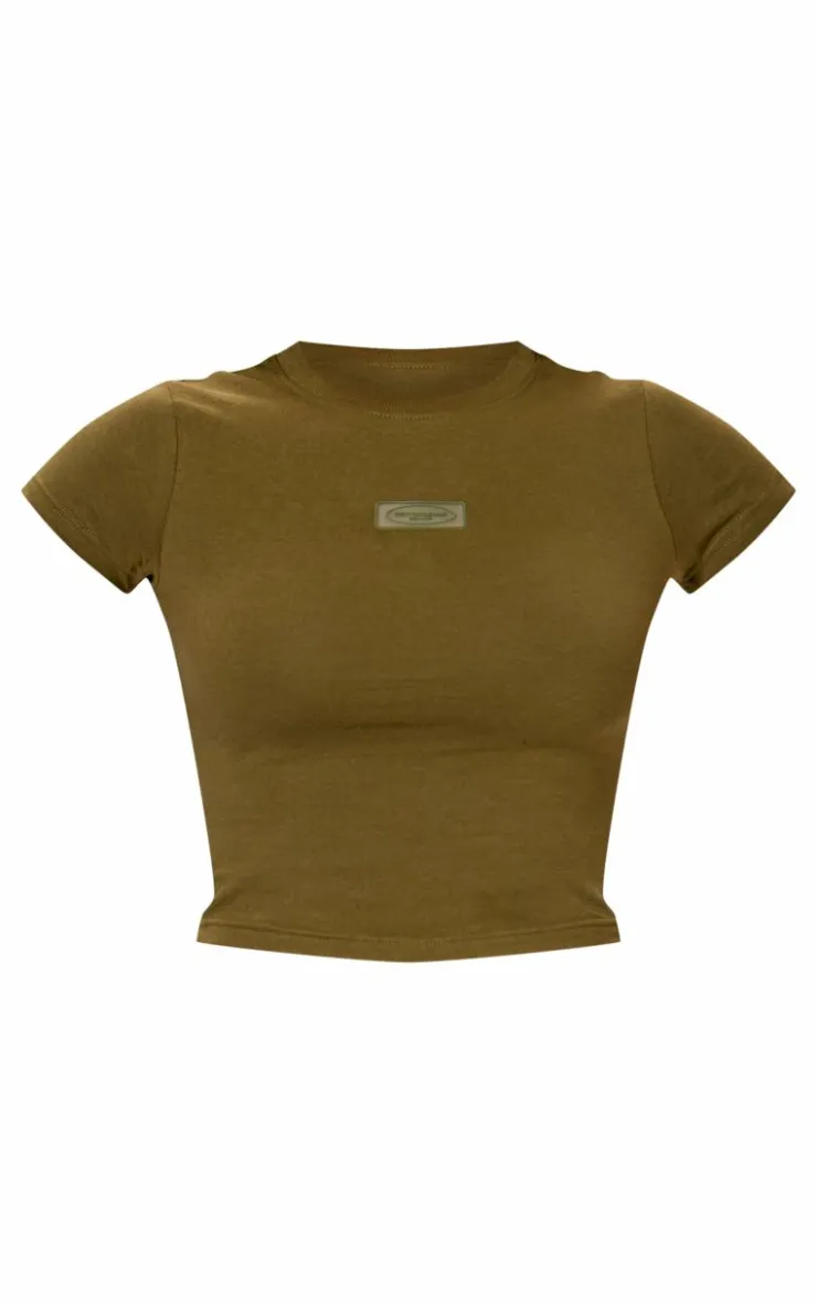 Online PrettyLittleThing Badge Longline Fitted T Shirt Olive