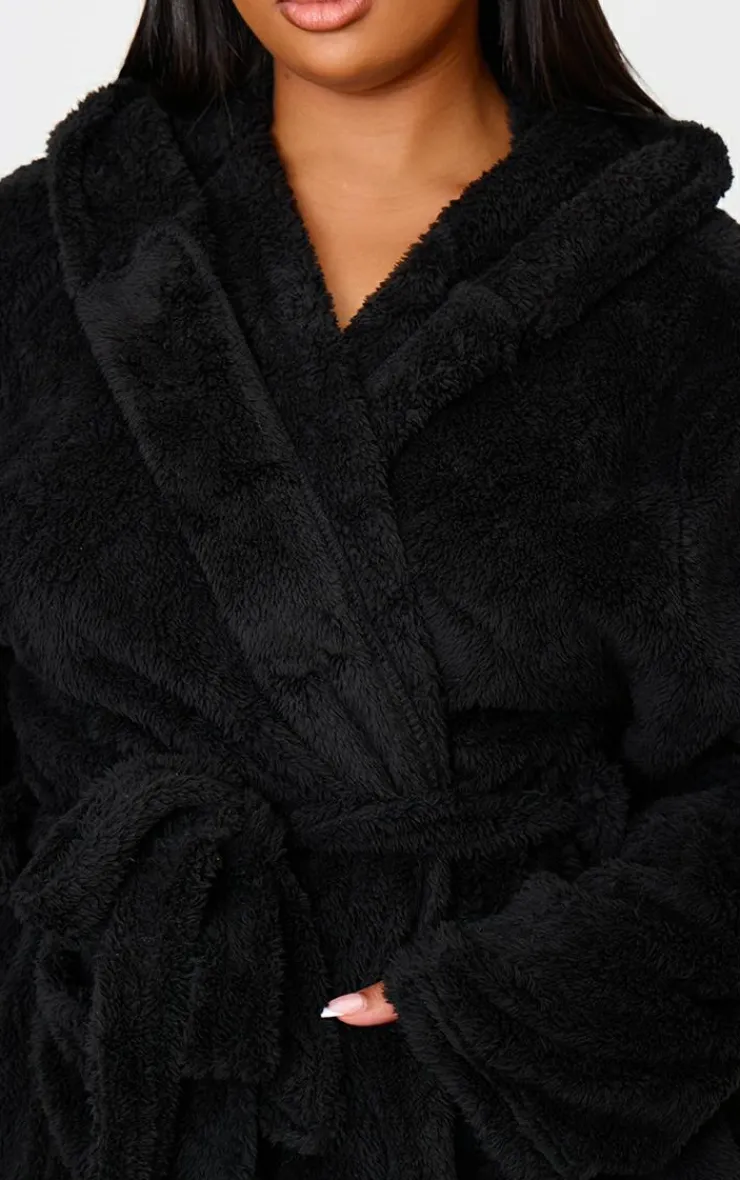 PrettyLittleThing Christmas Gifts*Plus Fluffy Bath Robe