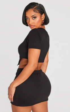 Online PrettyLittleThing Shape Cotton T Shirt Crop Top Black