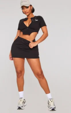 Online PrettyLittleThing Shape Cotton T Shirt Crop Top Black