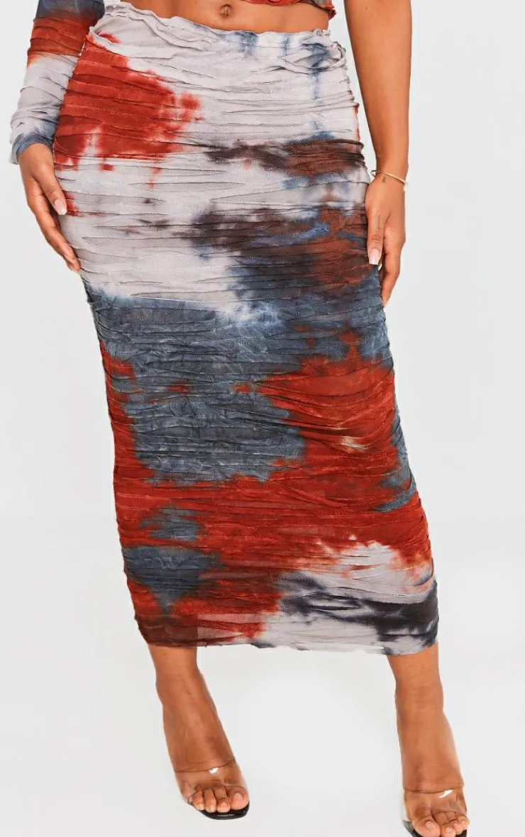 PrettyLittleThing Shape Distressed Maxi Skirt Red