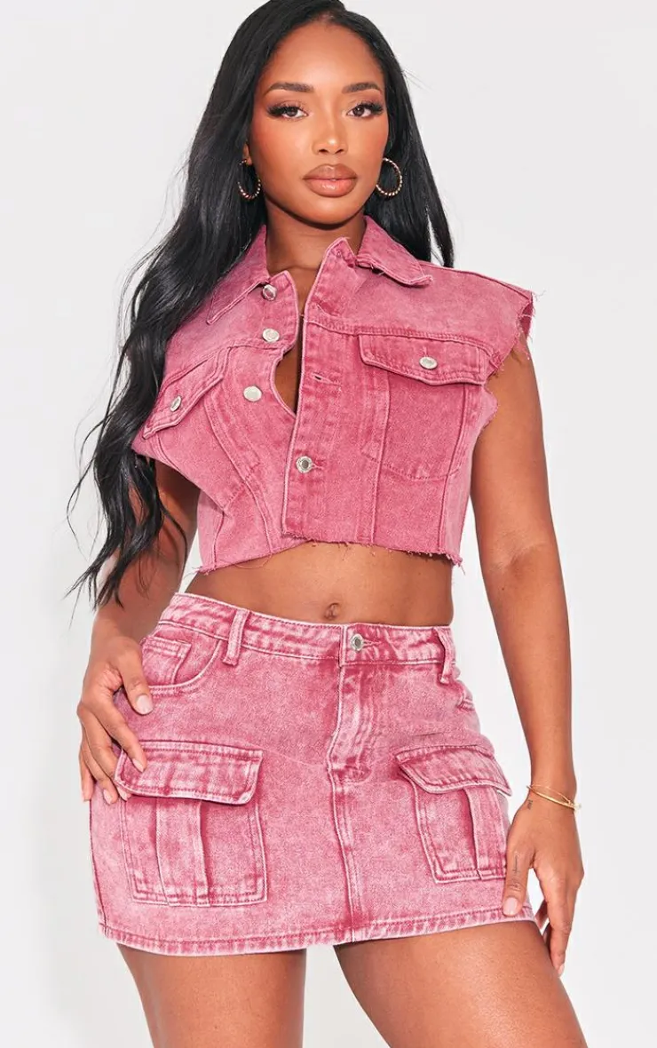 Discount PrettyLittleThing Shape Washed Denim Raw Hem Edge Cropped Jacket Red
