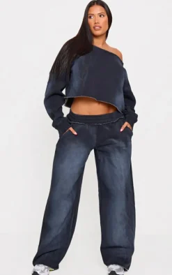 PrettyLittleThing Shape Raw Edge Off Shoulder Cropped Sweatshirt Washed Black