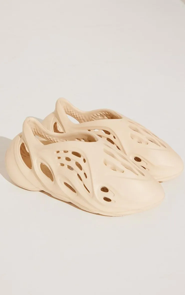 PrettyLittleThing Slides*Cut Out Slip On Slides