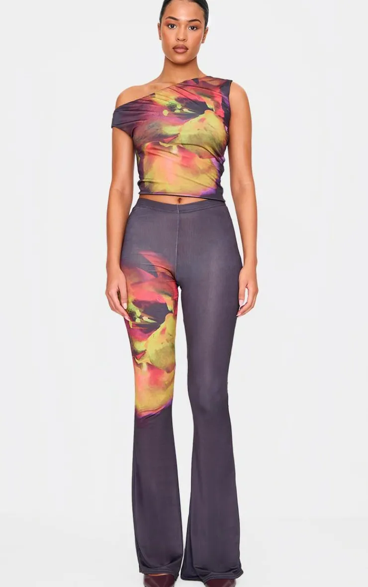 New PrettyLittleThing Tall Floral Print Flared Pants Black