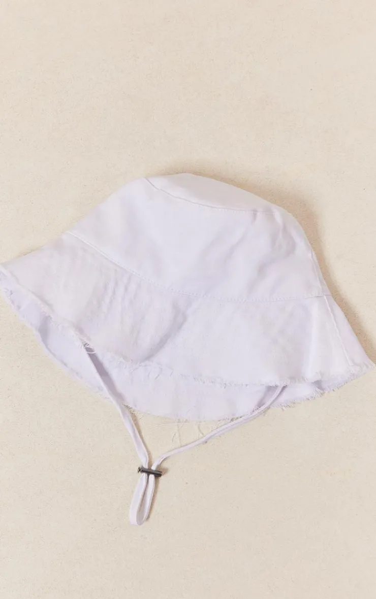 PrettyLittleThing Hats*Frayed Edge Toggle Bucket Hat