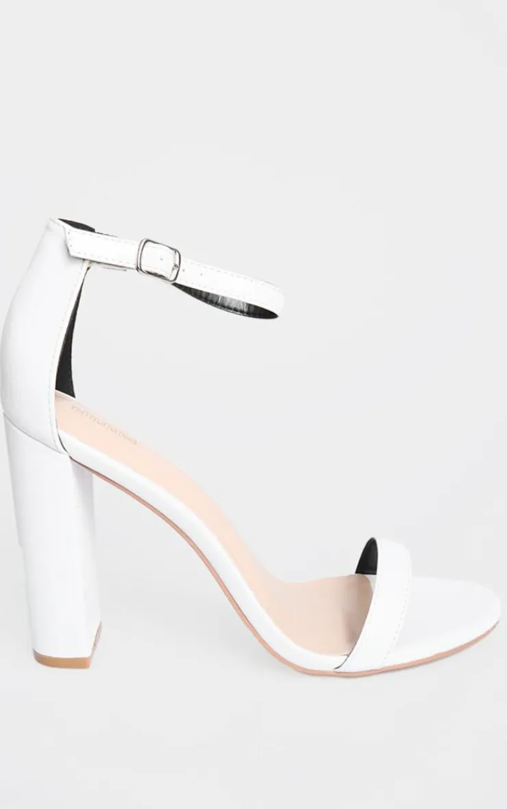 PrettyLittleThing Heeled Sandals*May Blocked Heeled Sandal