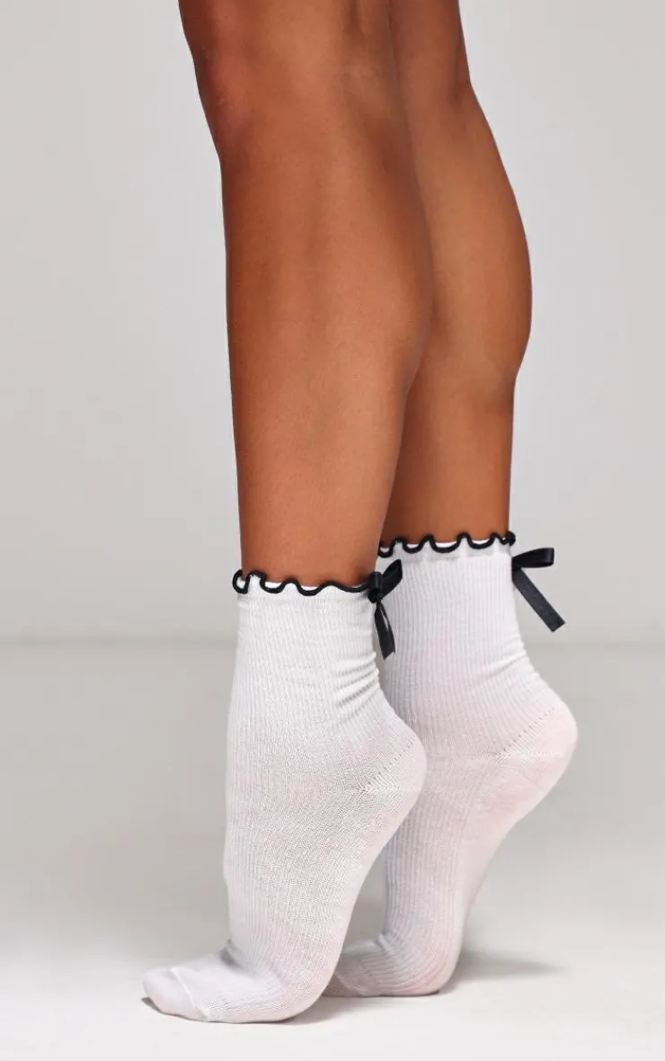 PrettyLittleThing Socks*Satin Bow Lettuce Trim Ankle Socks