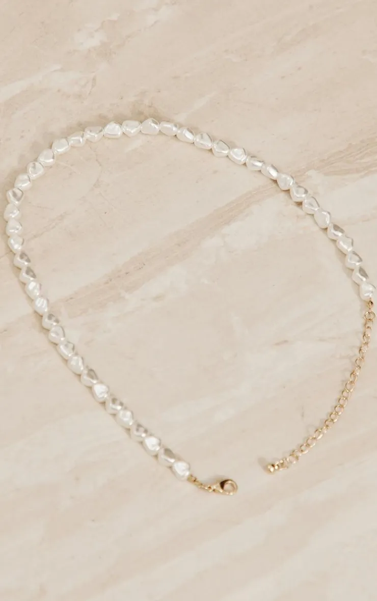PrettyLittleThing Necklaces*Textured Pearl Choker