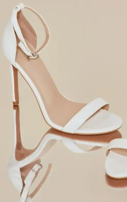 PrettyLittleThing Wide Fit Sandals*Wide Fit Clover Single Strap Heeled Sandal