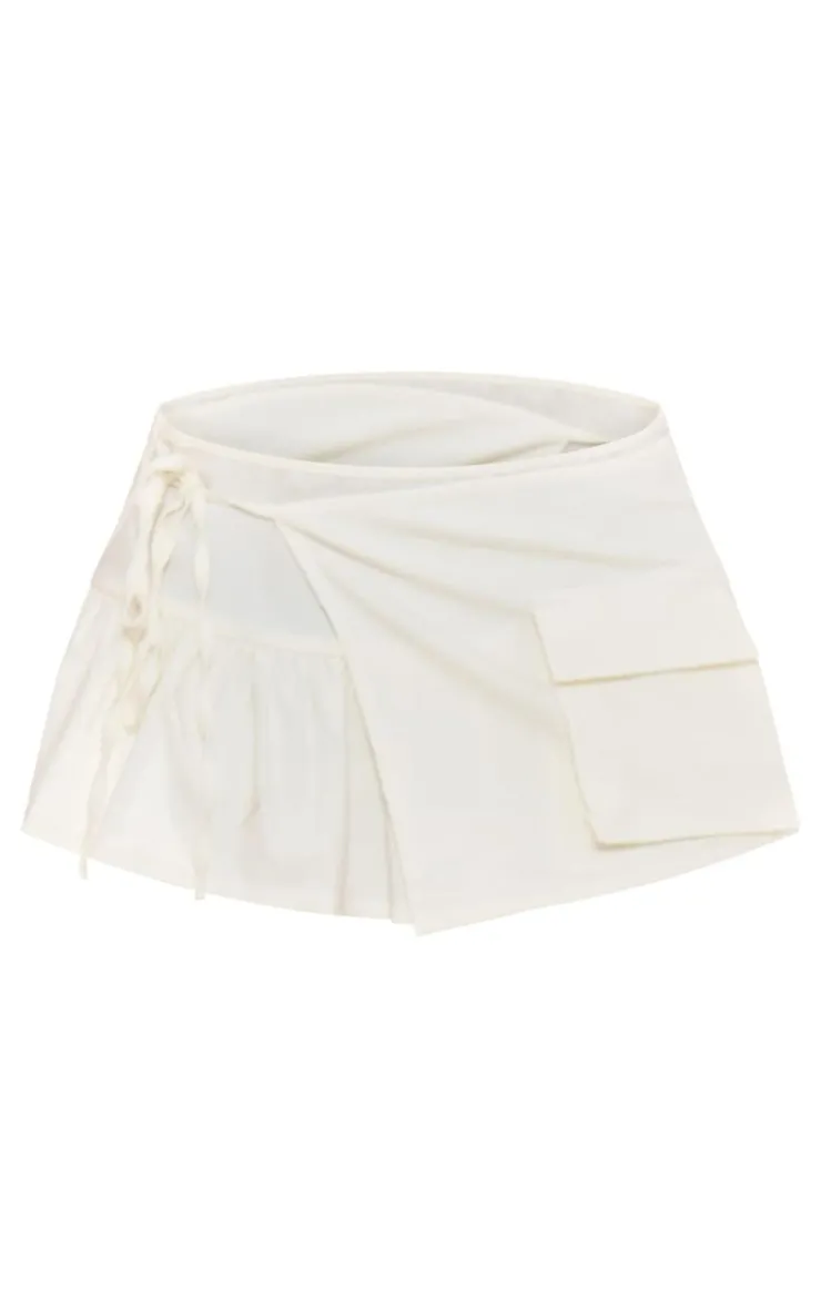 Online PrettyLittleThing Woven Frill Detail Cargo Skort White